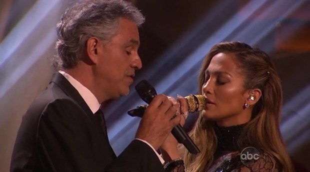 andrea-bocelli-and-jennifer-lopez-sing-on-dancing-with-the-stars-4