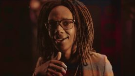 YES NO – FEFFE BUSSI (2015)