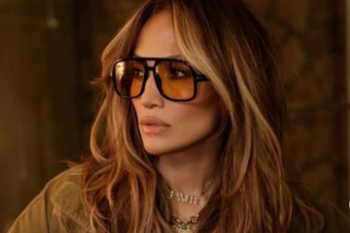 jennifer-lopez-16373992023×2