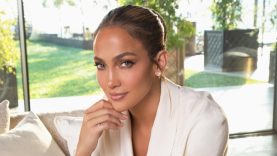 jenniferlopez11609457547171-hr_1200xx1800-1015-0-247