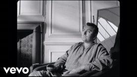 Sam Smith – Love Me More