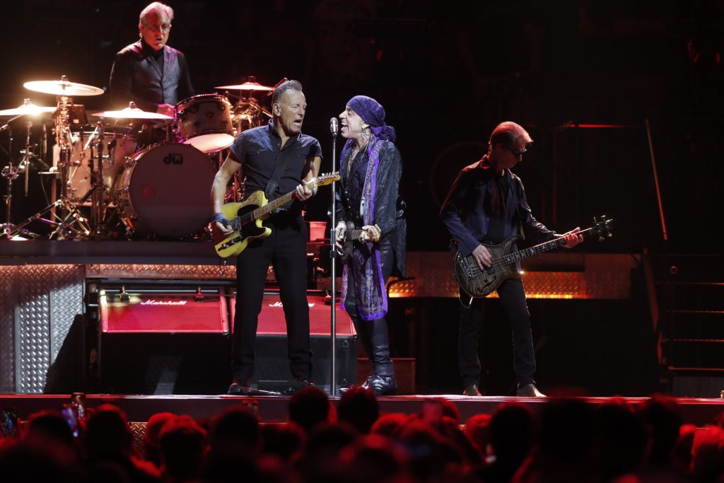 Bruce Springsteen Unloads On Trump At Summer Tour Kickoff